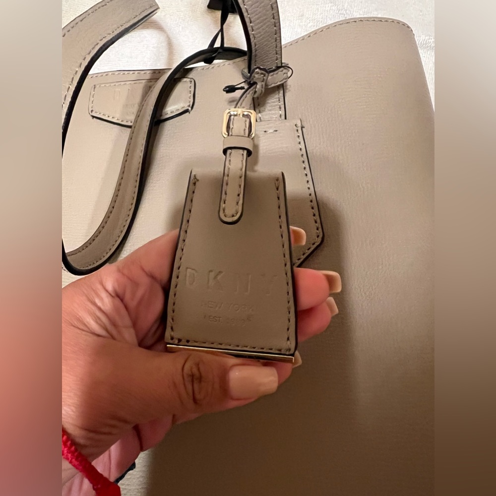 DKNY tote bag - Picture 5 of 11